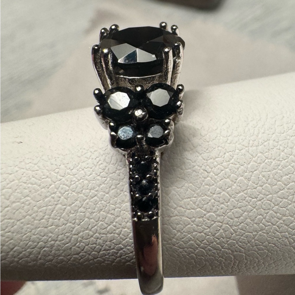 Black Spinel Style Cocktail Ring | Silver Tone | Gothic Statement Ring | Size 8 - Picture 4 of 11